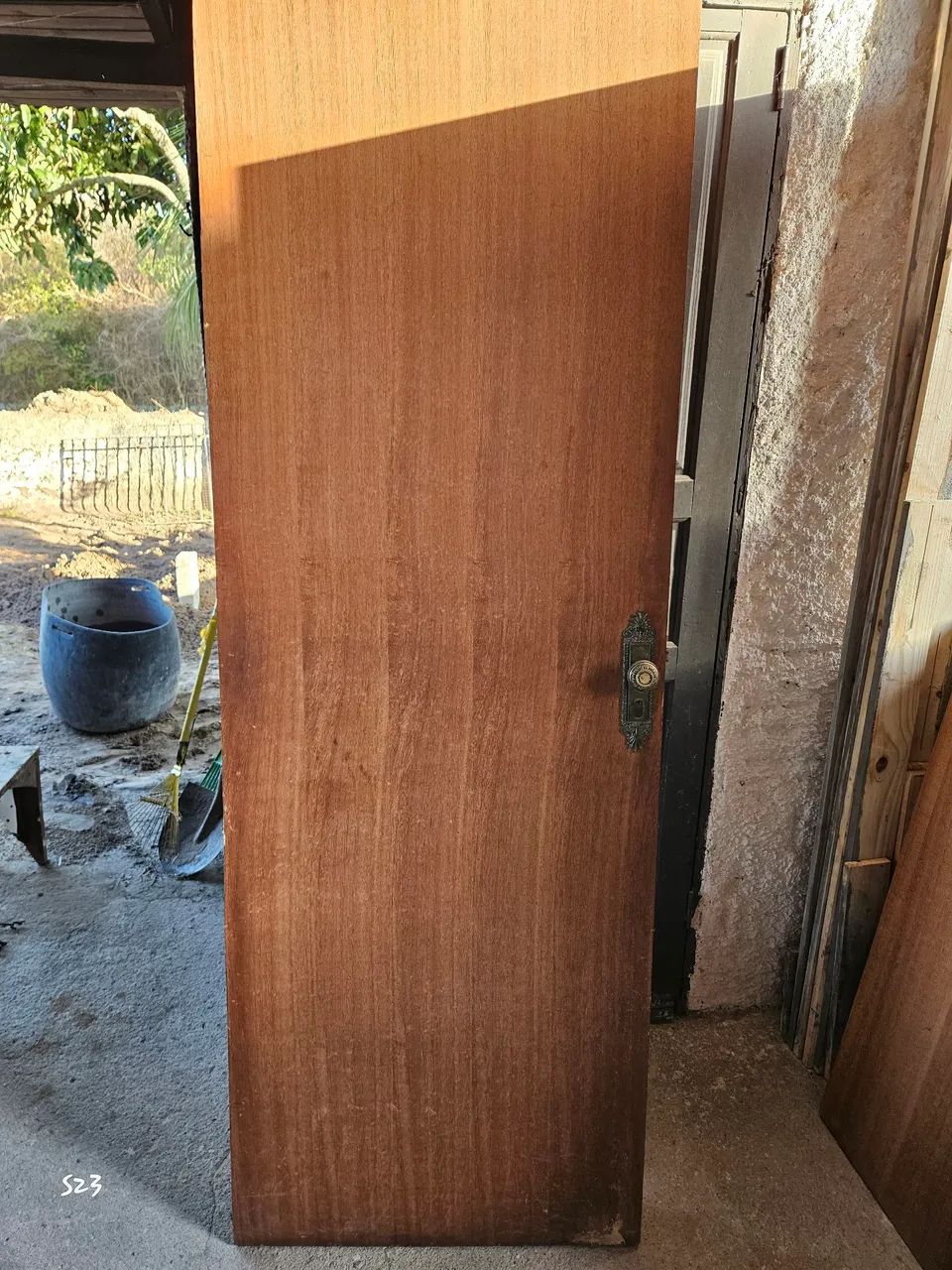 Vendo portas e janelas de ferro com grade - Foto 4