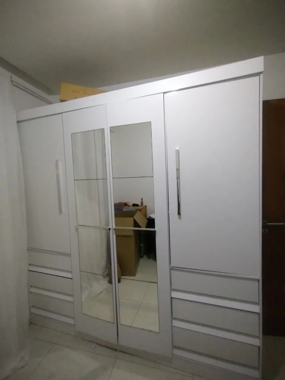 Guarda-roupa Casal com Espelho 4 Portas 6 Gavetas Araplac- LER O ANUNCIO COM ATENÇÃO
