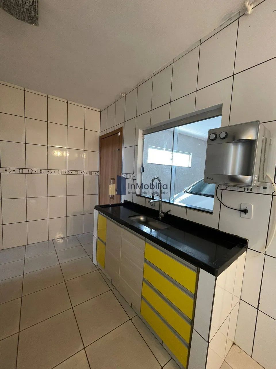 Casa com 3 quartos, rica em armários - Foto 2