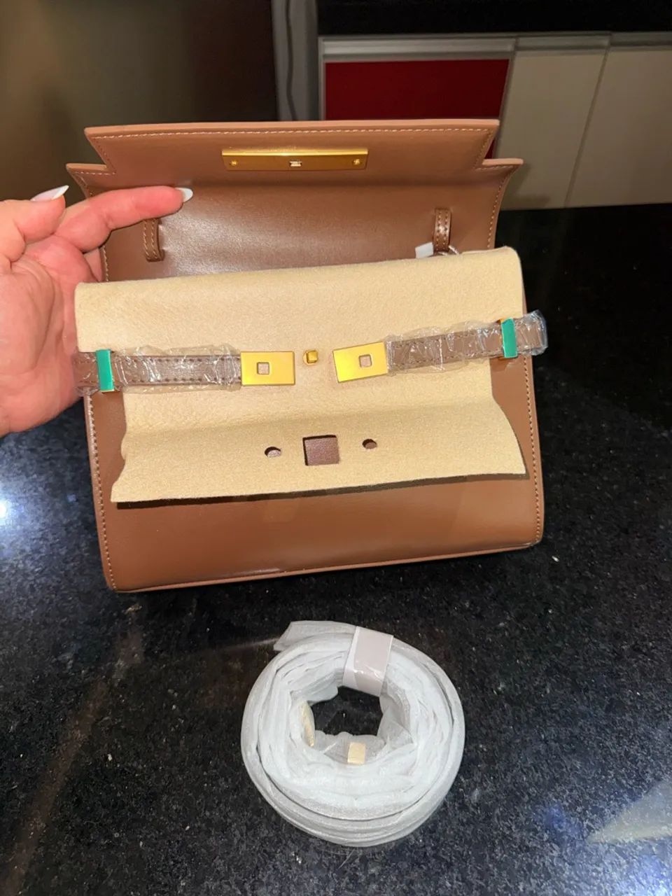 Bolsa feminina marrom com alça transversal - nova - Foto 3
