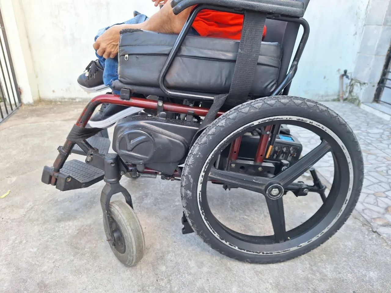Cadeira de Rodas motorizada Compact  - Foto 3
