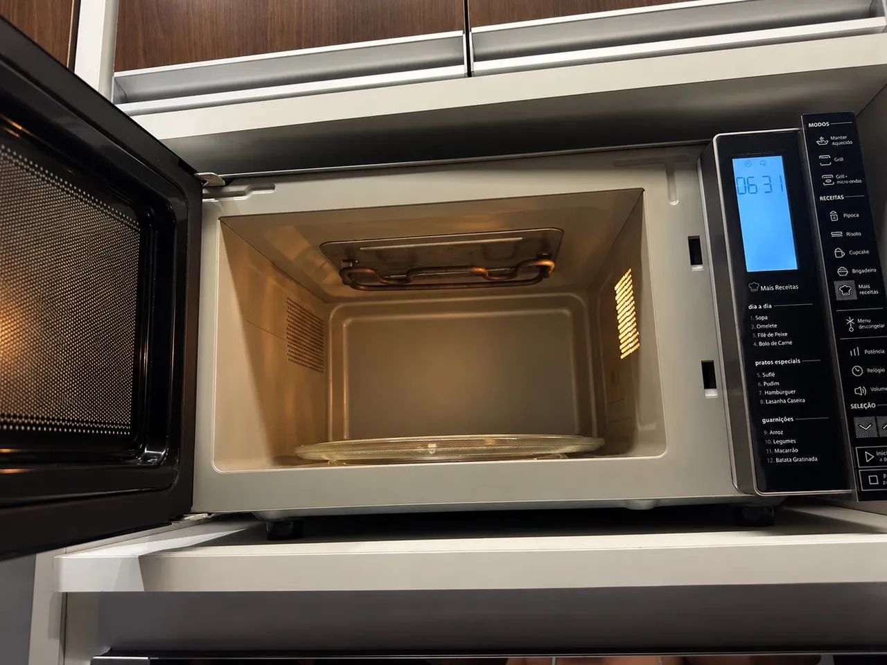  MICRO-ONDAS BRASTEMP INOX ESPELHADO 32L COM GRILL - Foto 3