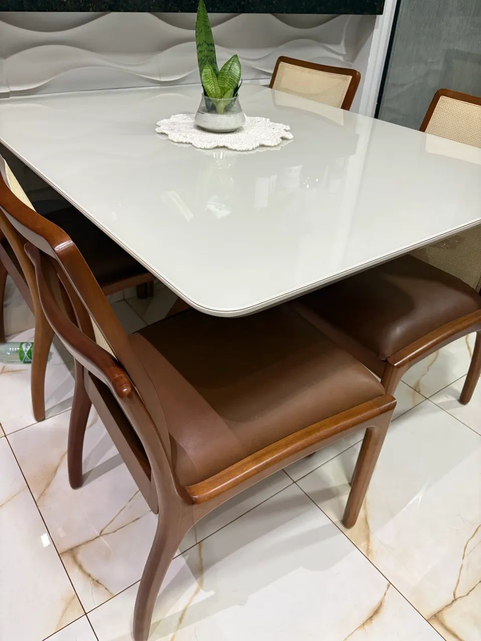 Mesa de madeira com tampo de vidro  - Foto 3