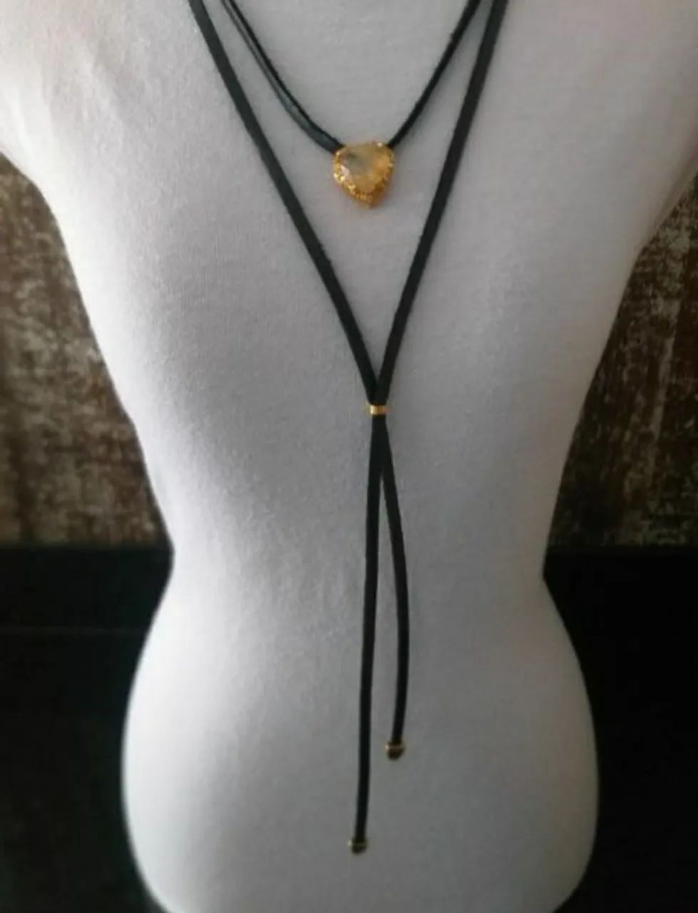 COLAR DUPLO, EM COURO LEGITIMO PRETO, COM QUARTZO RUTILADO. NOVO. - Foto 4