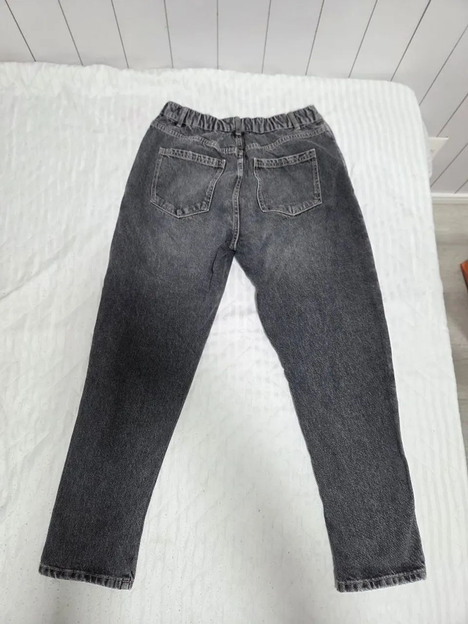 Calça jeans moderna em lavagem cinza escuro/grafite  - Foto 3