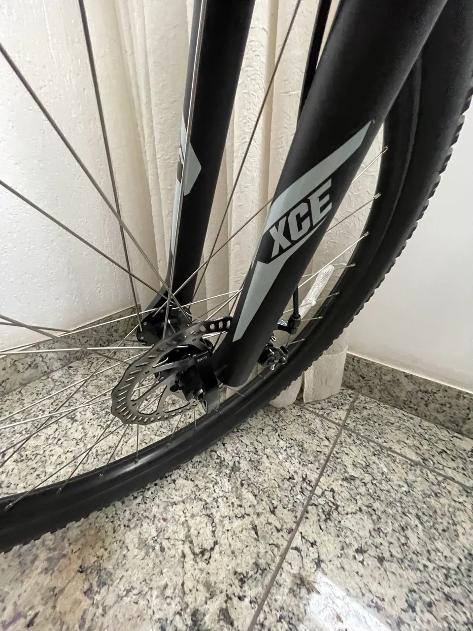 Bicicleta Specialized Rockhopper 29 - Foto 4