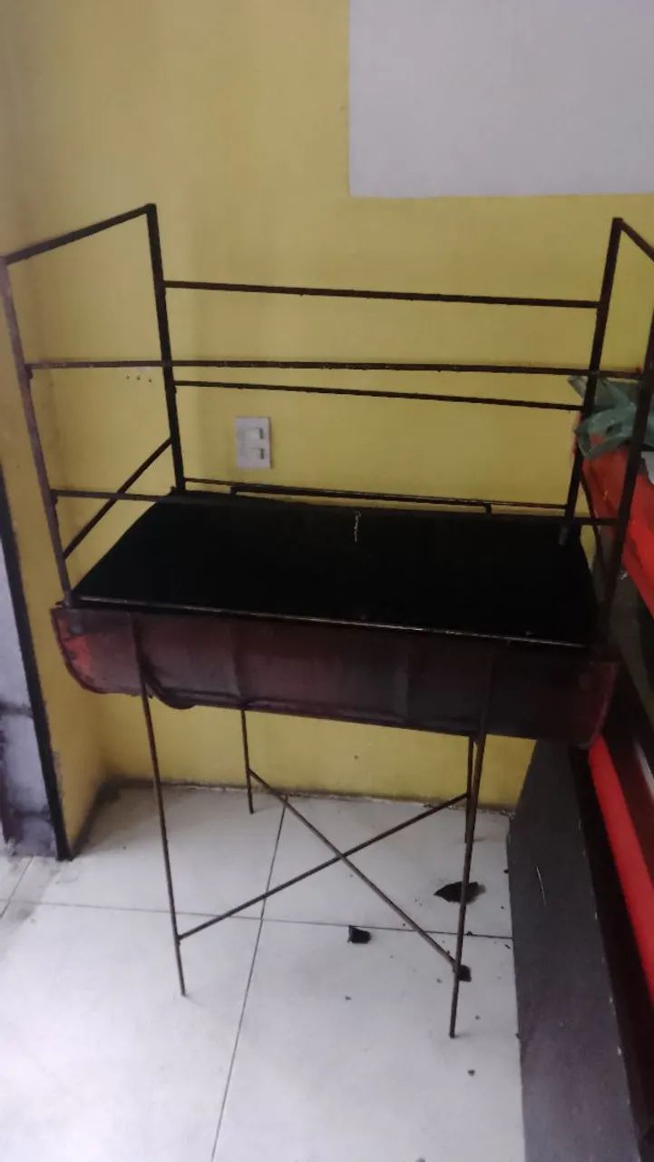 2 Churrasqueiras a carvão grande pra frango 
