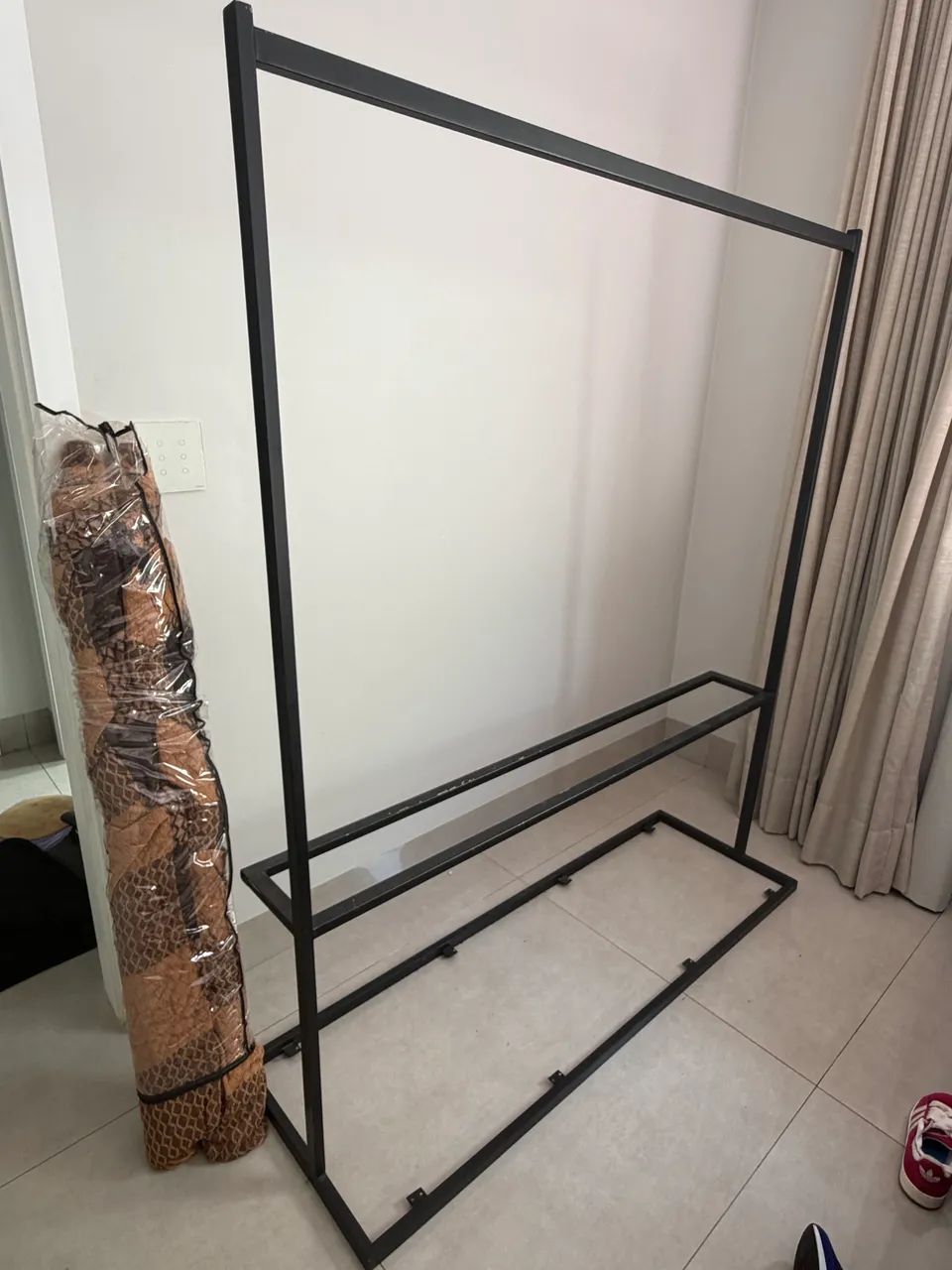 ARARA DE ROUPAS