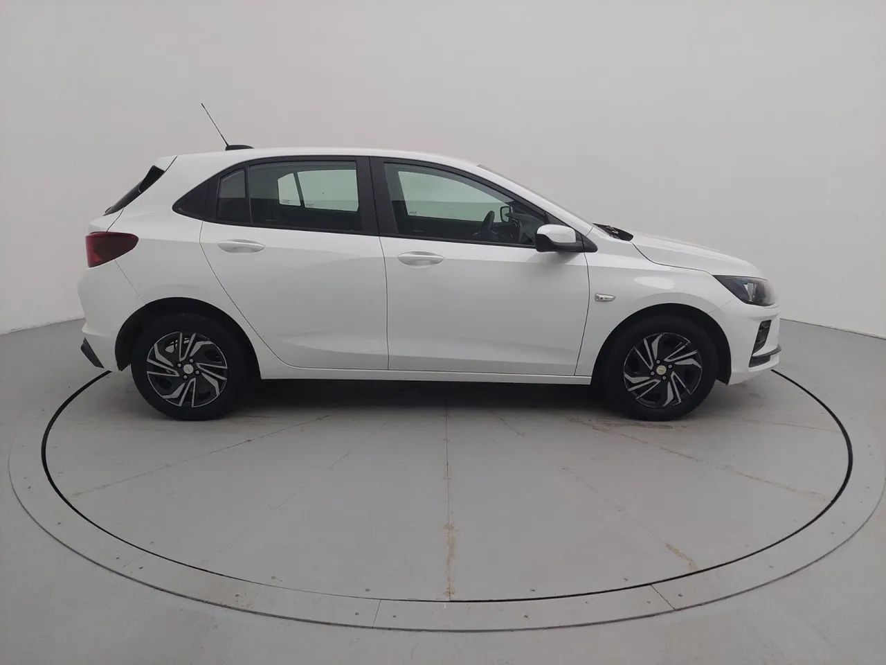 Chevrolet Onix Hatch 1.0 12V Flex Mec. 4P, foto 6 de 18