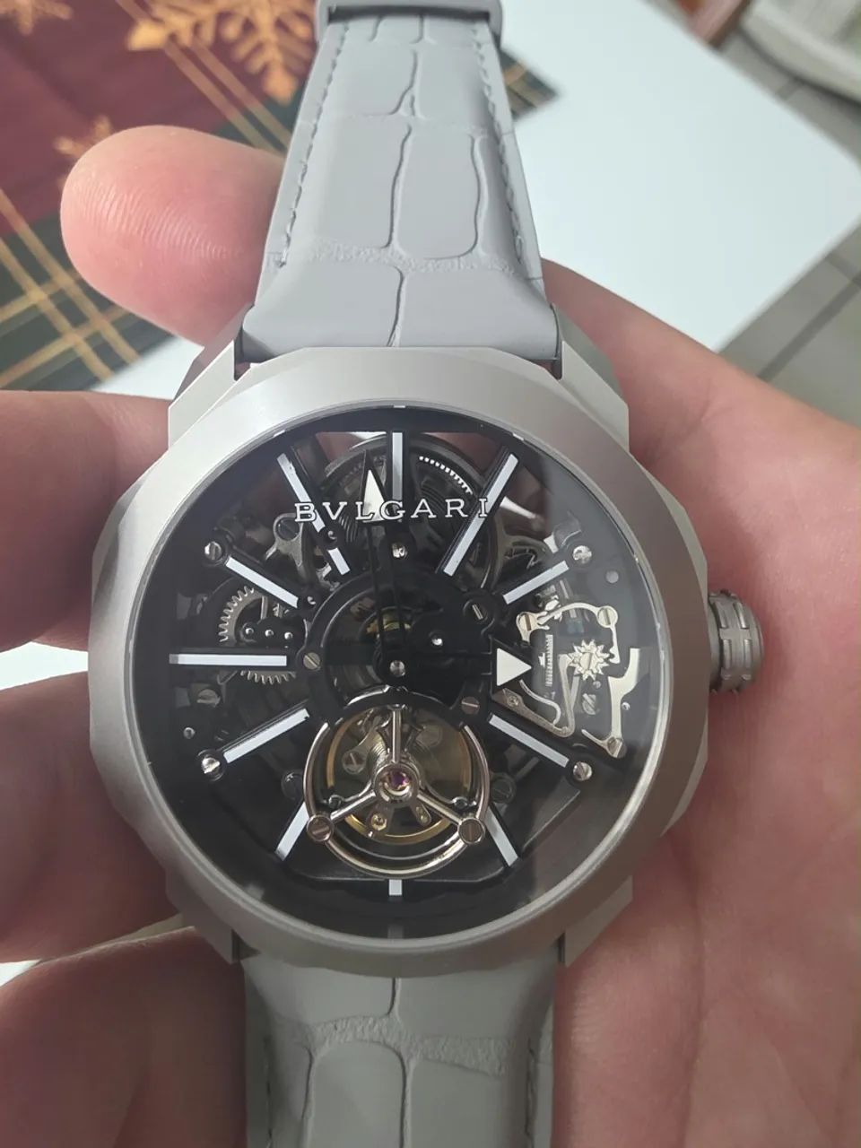 Relógio Bvgari octo Roma Skeleton automático base ETA