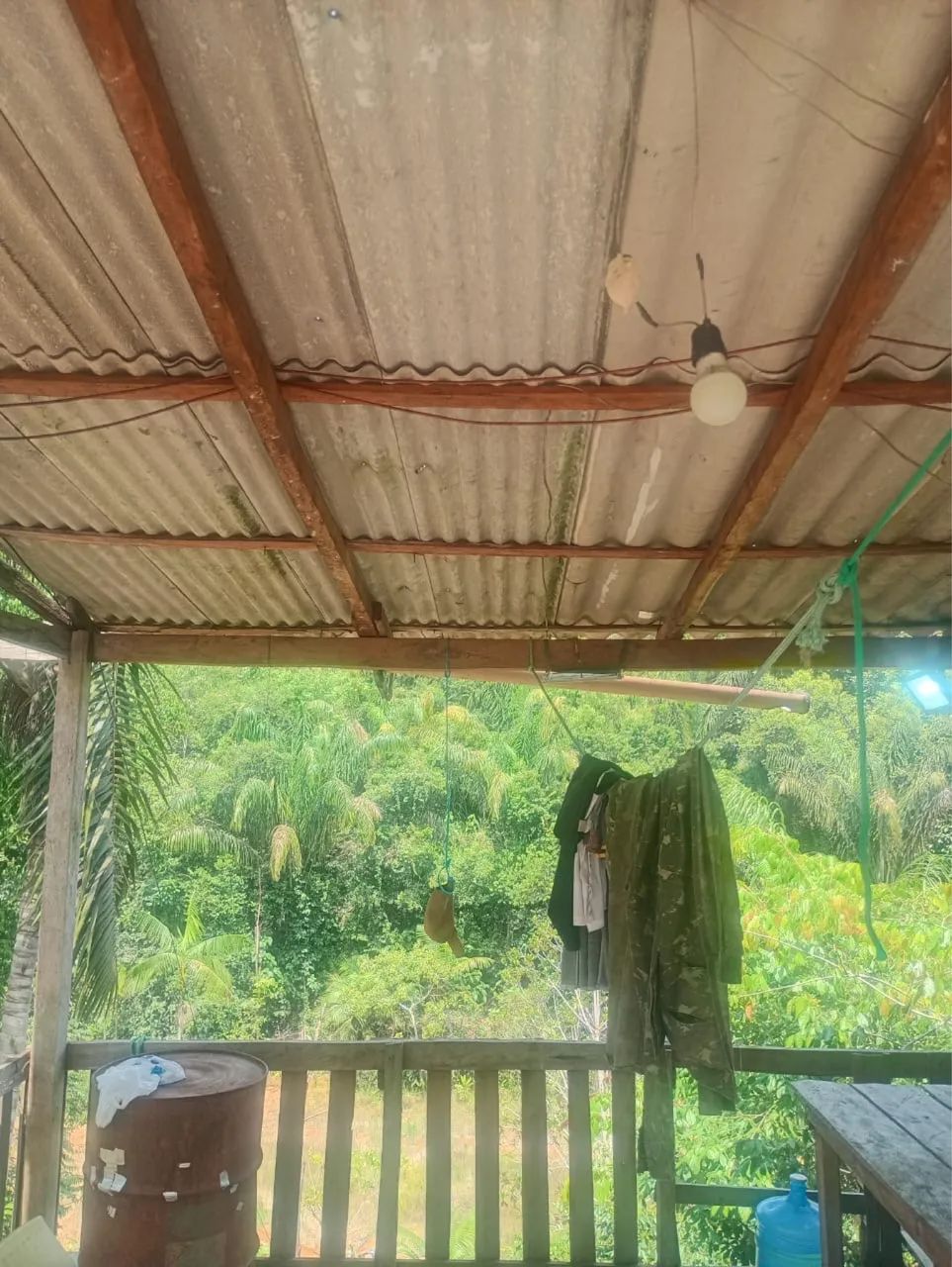 Vendo/troco Sítio AM010 Km45 ?