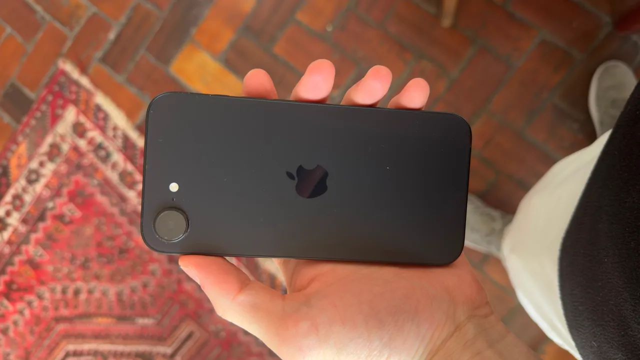 iPhone 16e - excelente estado - Foto 4
