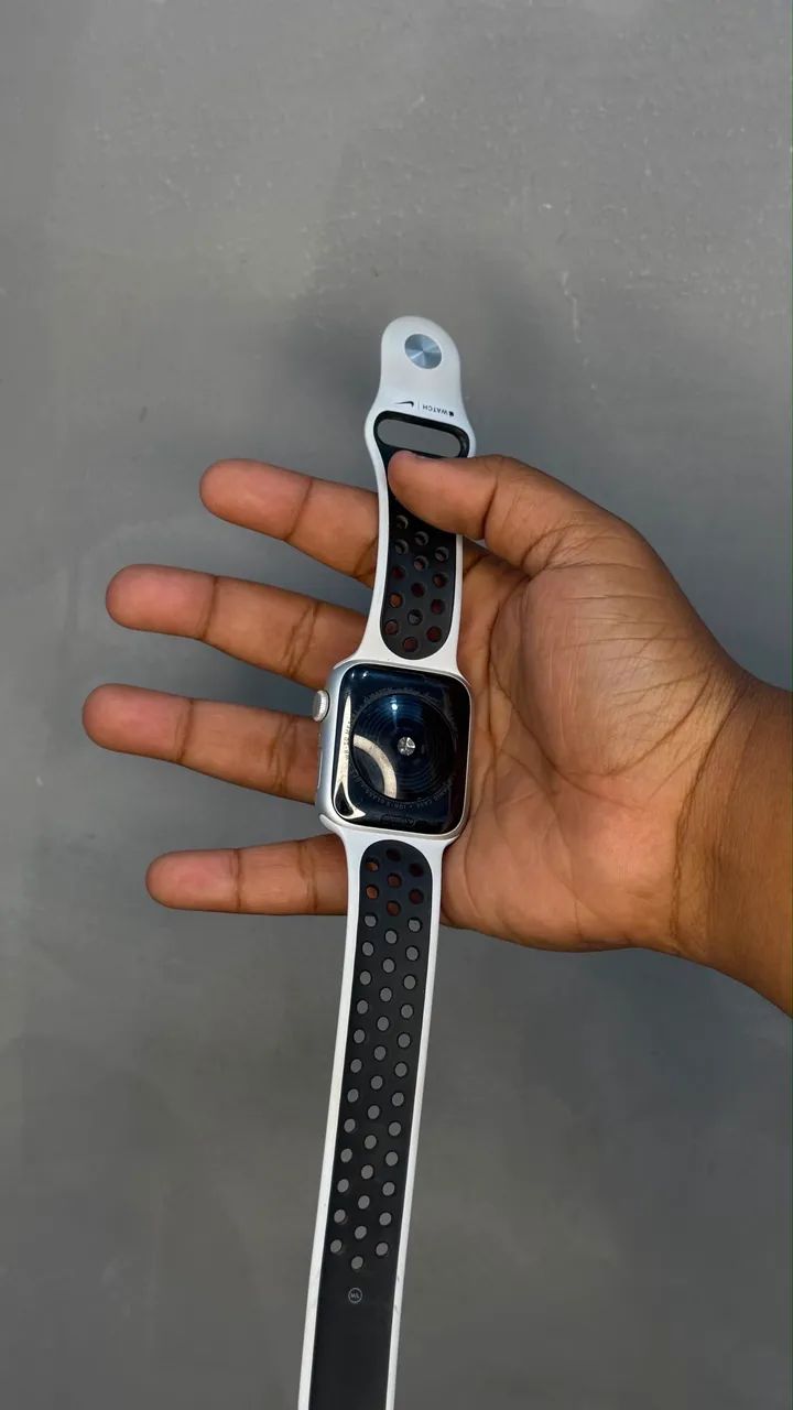 Vendo um Apple Watch SE 44mm - Foto 2