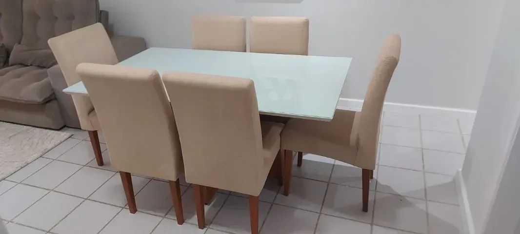 MESA DE JANTAR RETANGULAR TAMPO DE VIDRO COM 06 CADEIRAS SEMI-NOVA - Foto 2