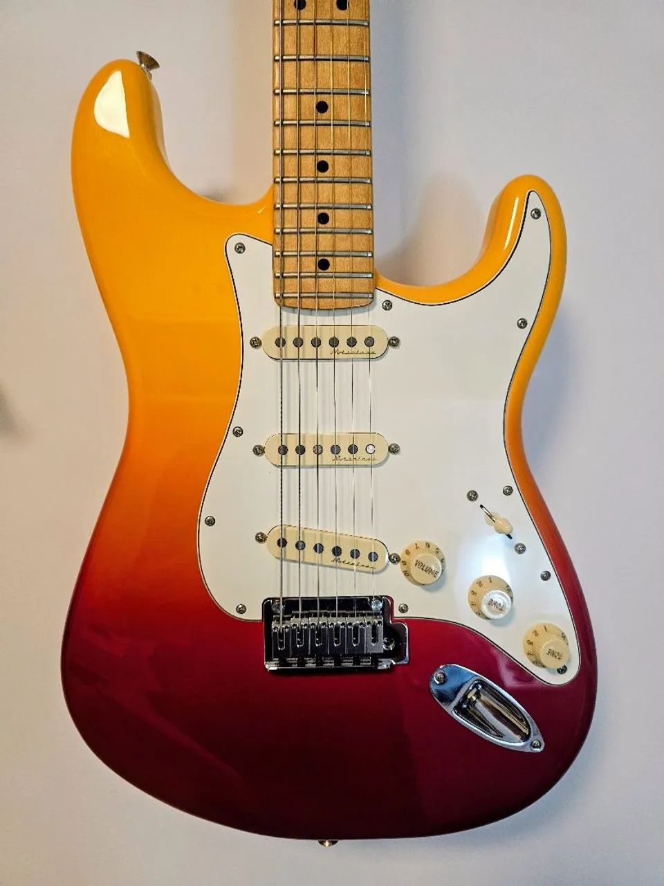 Guitarra Fender Stratocaster Player Plus 