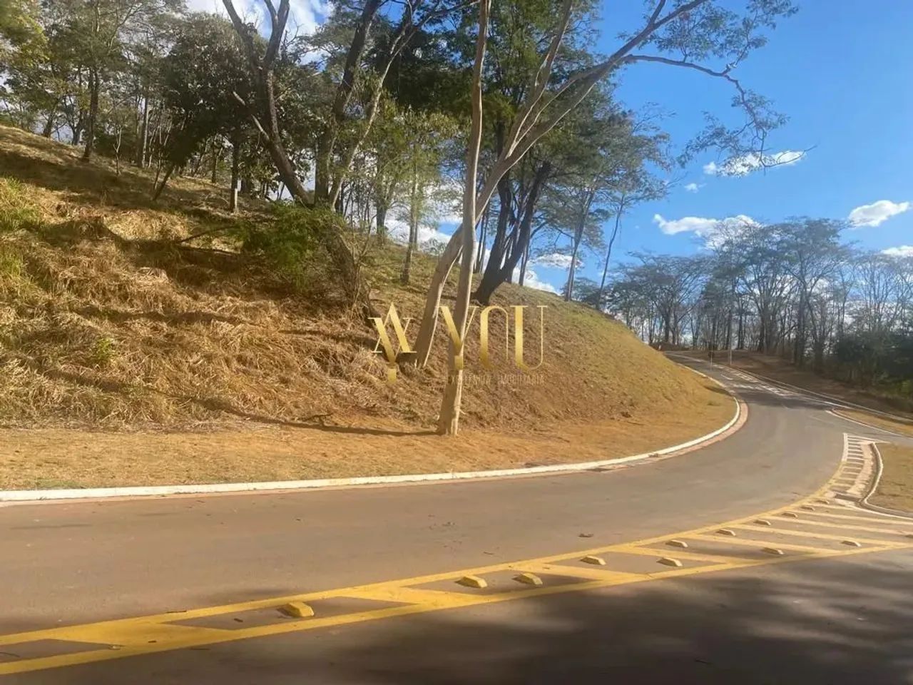 Lote de esquina,com a melhor posição solar do condomínio Aldeia do Vale. - Foto 7