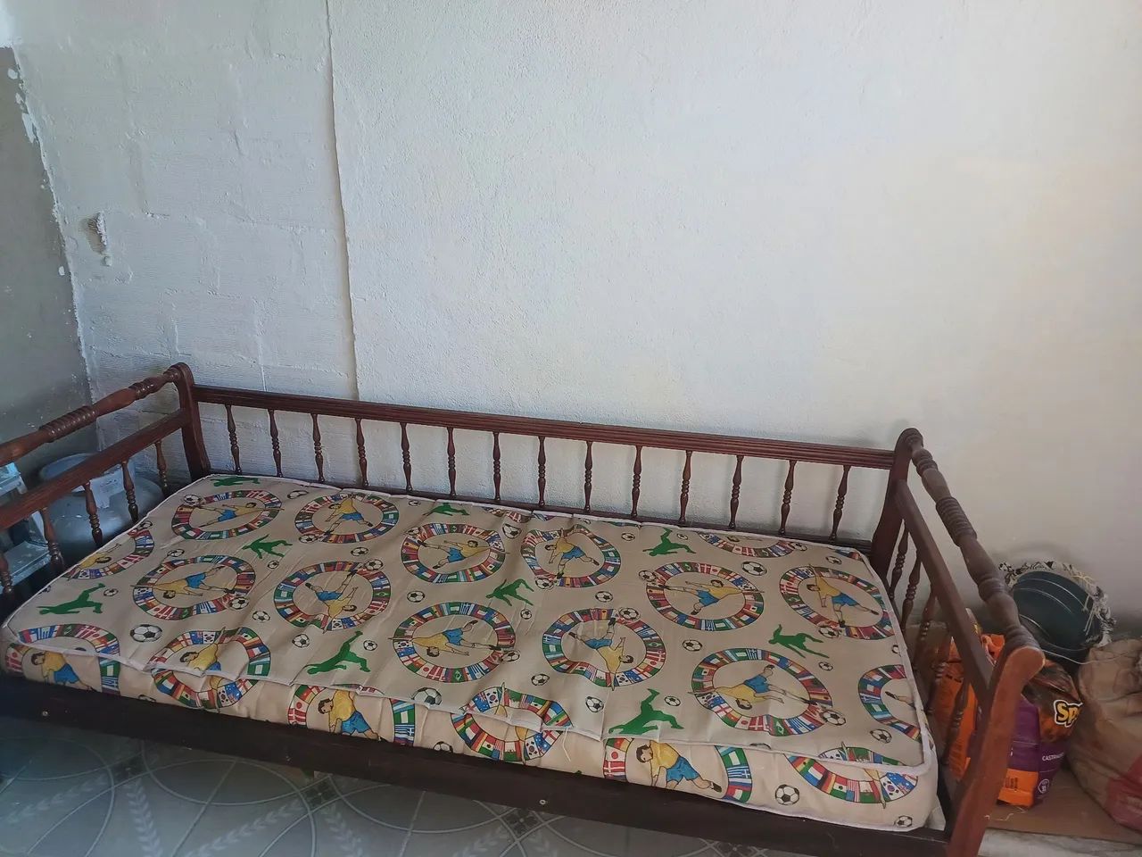 Cama e colchão 