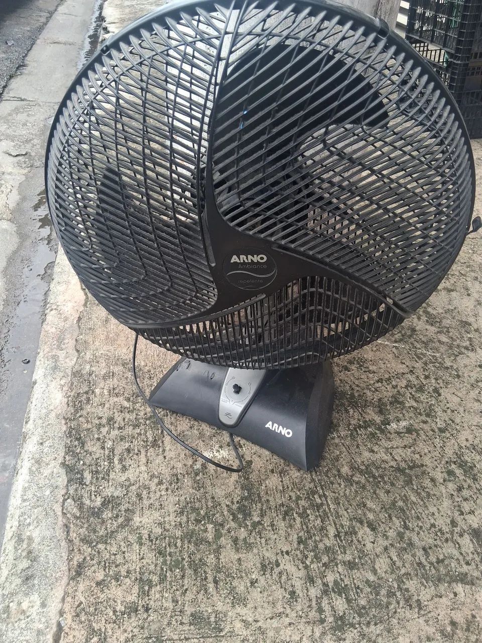 Ventilador Arno com função de repelente 