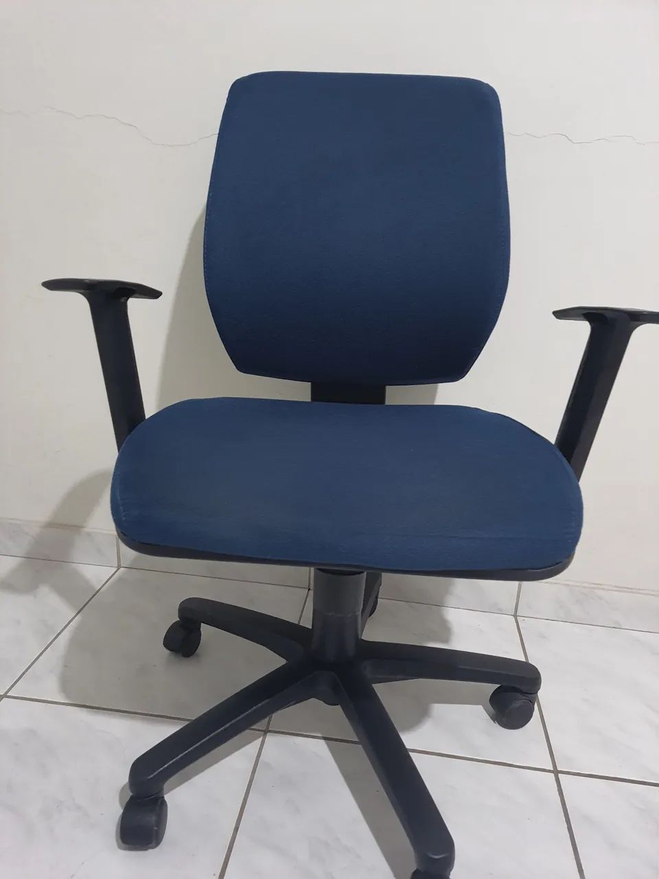Cadeira de escritório com rodinha