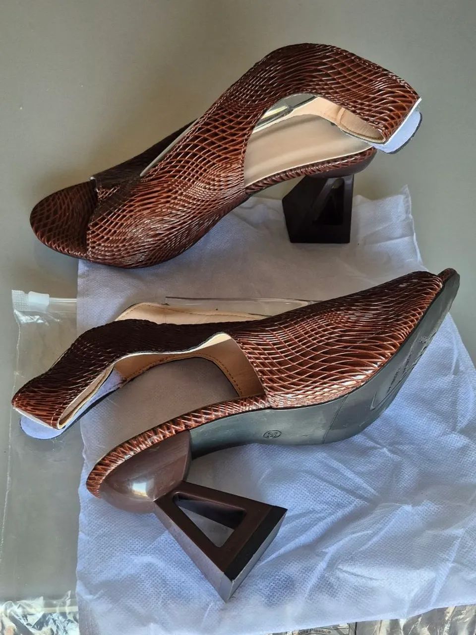 Sandália importada croc 35(BRA) - Foto 2