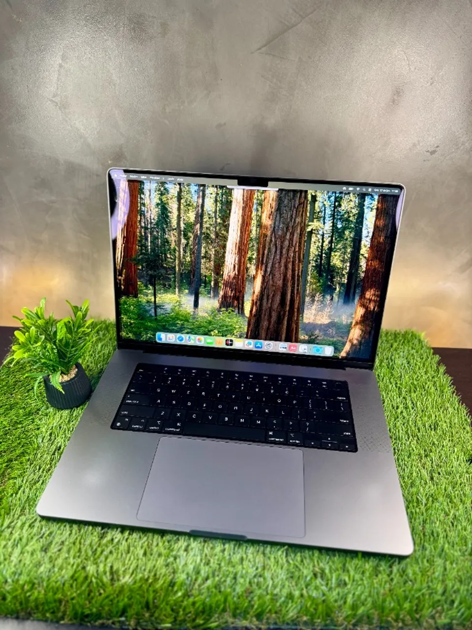 MacBook Pro 16