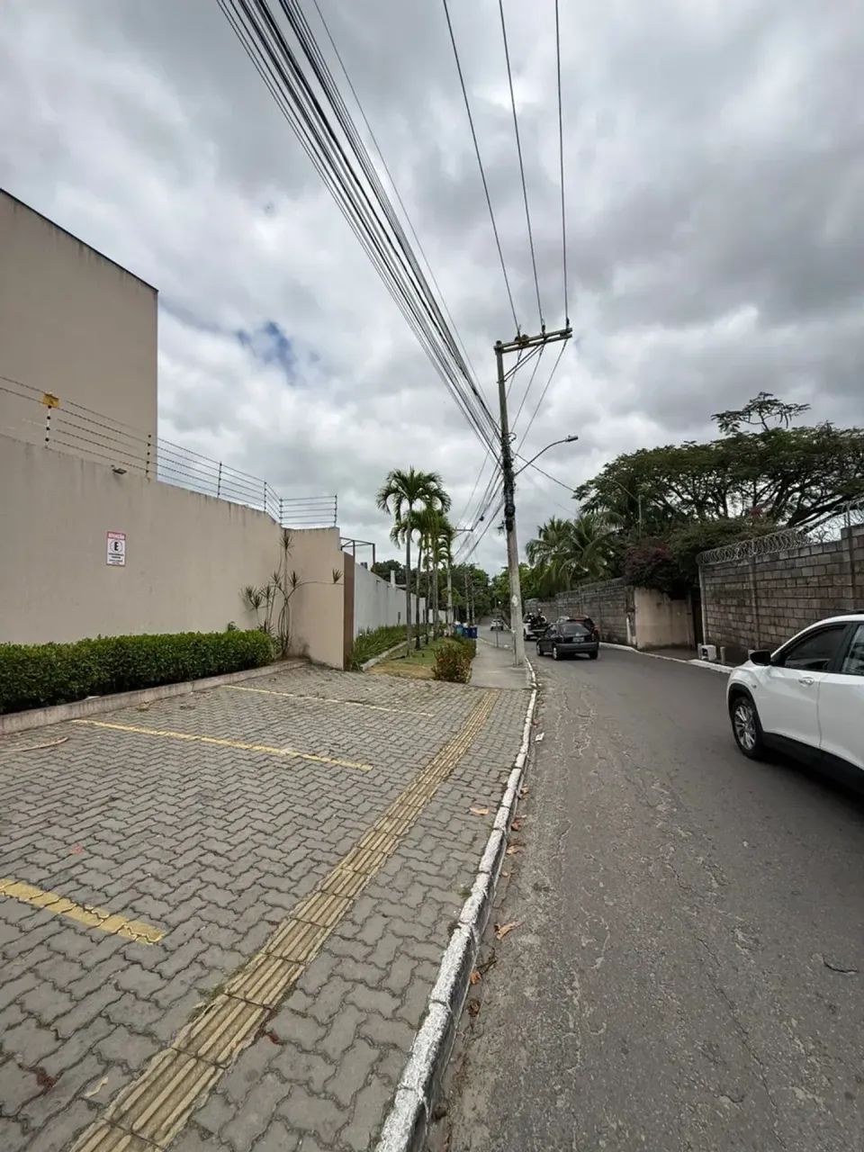 Alugo Casa 4/4 nova com armários e quintal em Abrantes - Foto 2