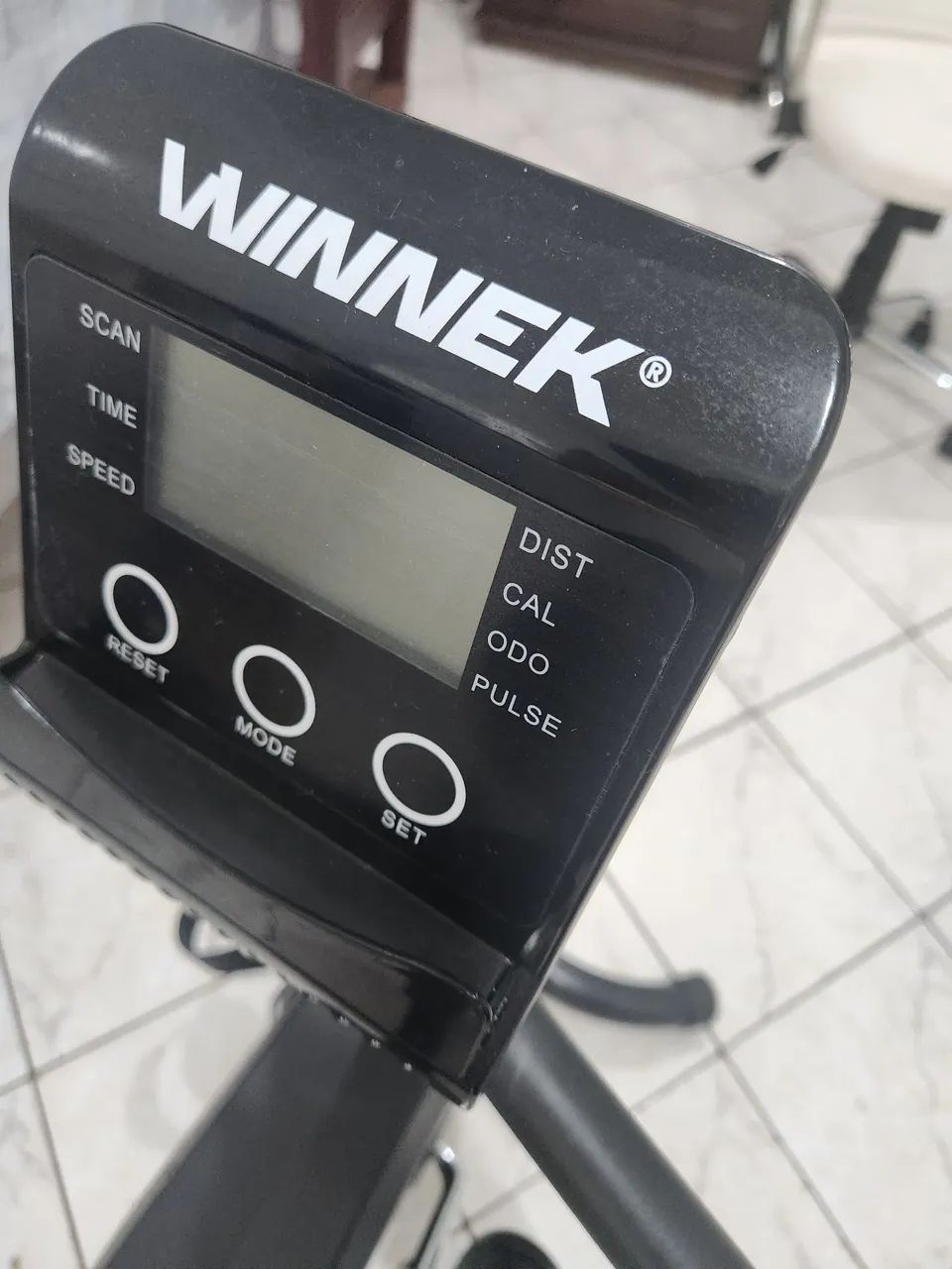 Vendo bicicleta ergométrica semi nova e sem uso. *   1150,00  no pix