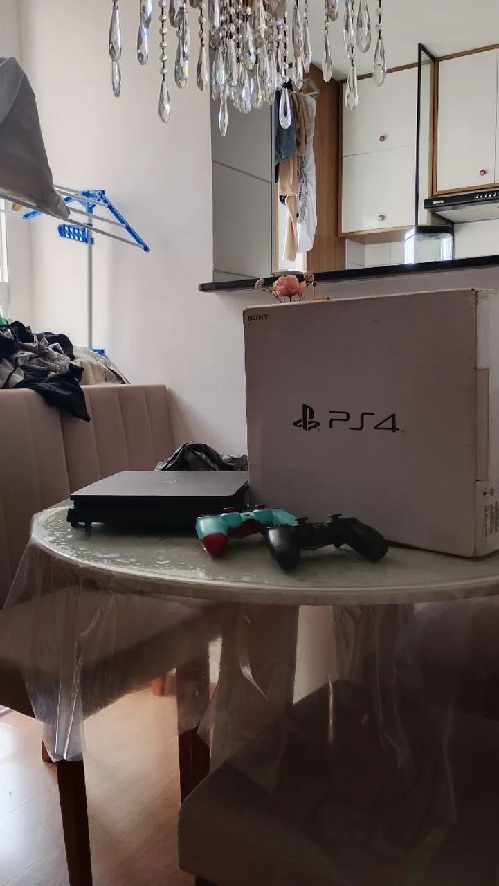 PS4 Slim 