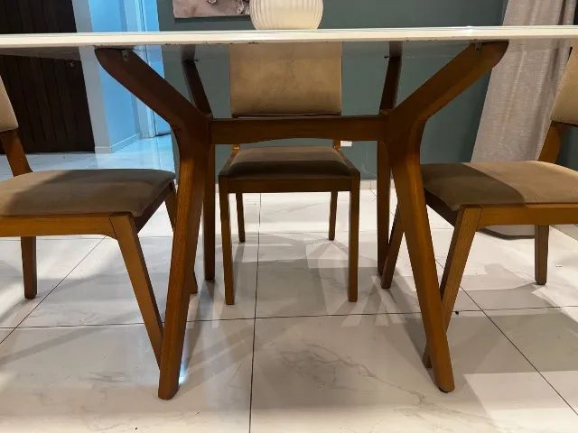 Conjunto de mesa de madeira com tampo de vidro  - Foto 3