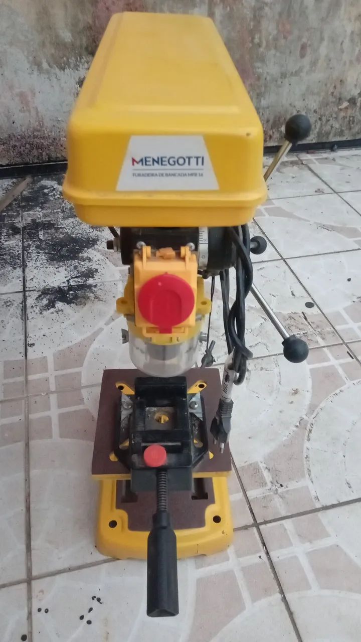 Furadeira de bancada 