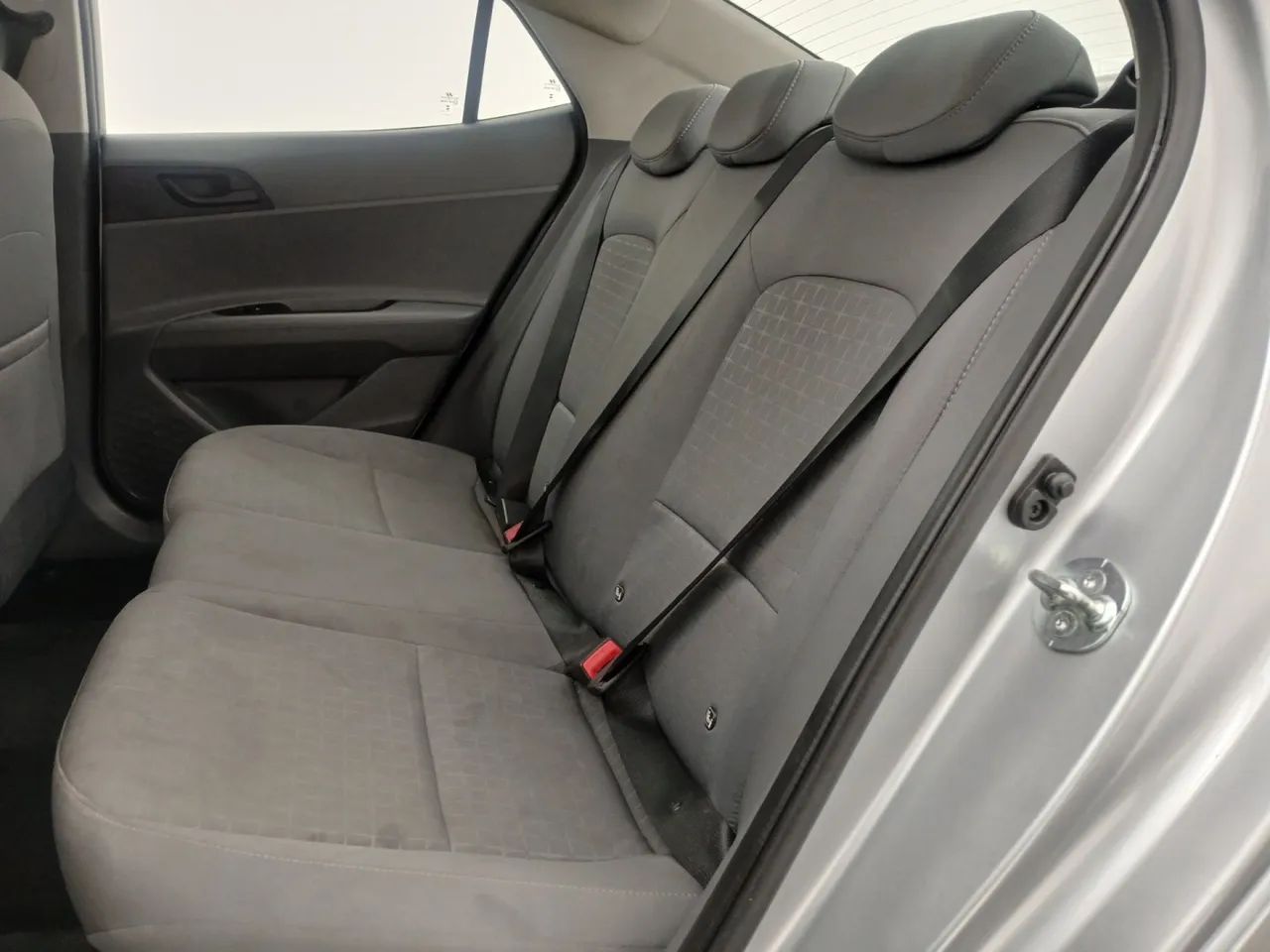 Hyundai HB20S Comfort Plus 1.0 TB Flex 12V Mec., foto 17 de 18