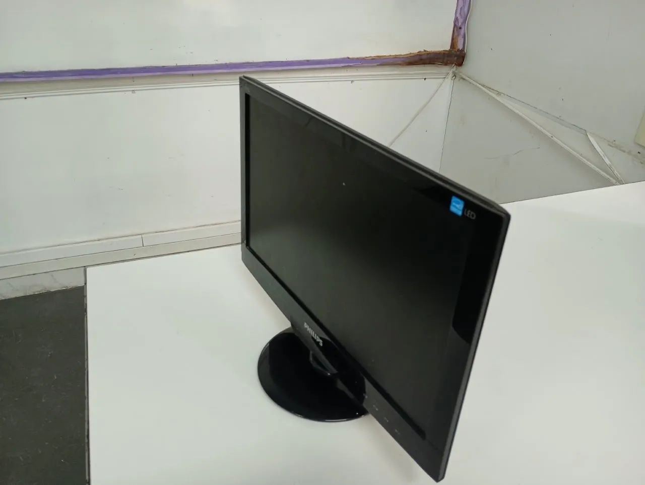 10 Monitores Phillips 18,5P - Foto 2