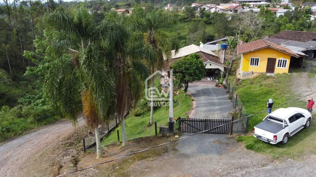 Casa com Kitnet e Amplo Terreno em Taió, SC - Foto 3
