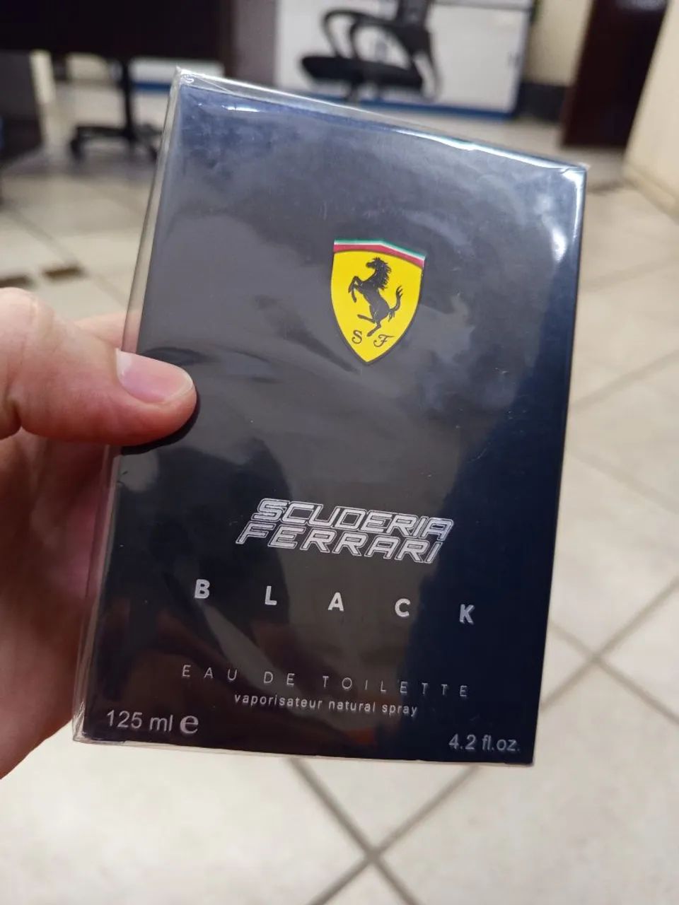 Fragrância masculina Ferrari Black 100 ml lacrado