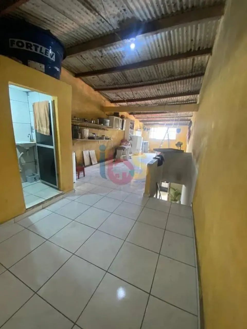 VENDO CASA NO CENTRO - Foto 4