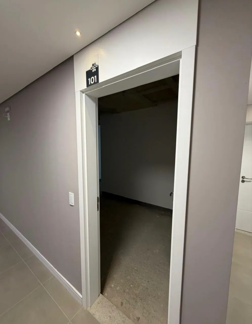 Vitor Konder - Conjunto comercial com 3 salas totalizando 180m2 e 6 vagas  - Foto 2
