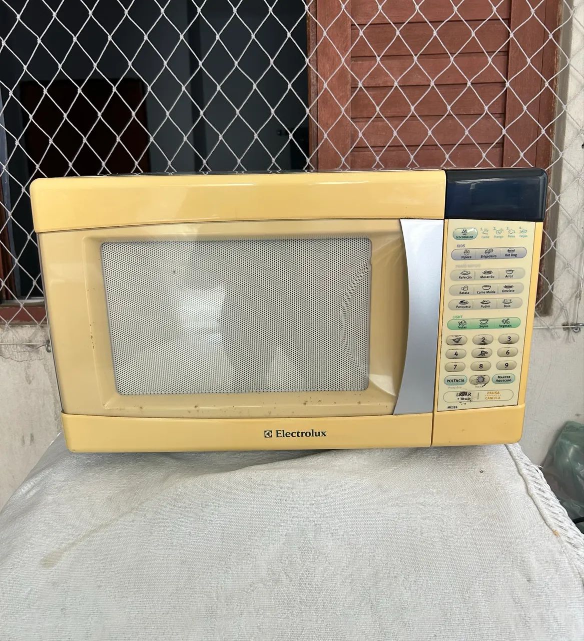 Micro-ondas Electrolux ME28S 28 Litros