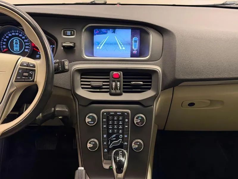 Volvo V40 T-4 KINETIC 2.0 Aut., foto 13 de 14