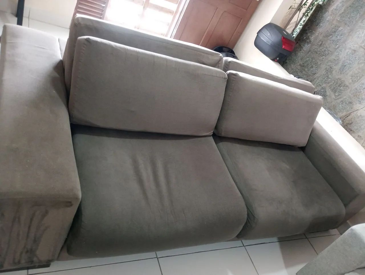 Sofá super grande e pesado.baixou 450$ para vender logo  - Foto 3