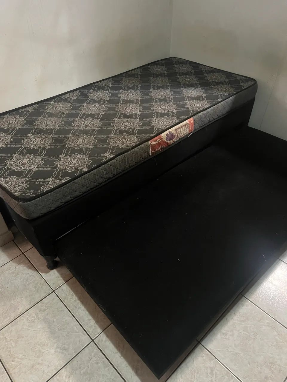 Cama box solteiro com auxiliar + colchão de cima