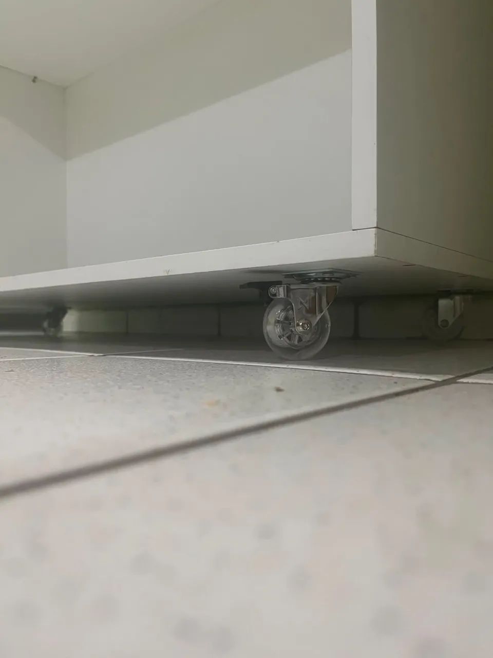 Balcão em Mdf com rodinhas  - Foto 4