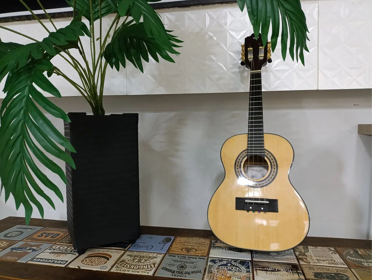 Cavaquinho nunca usado 