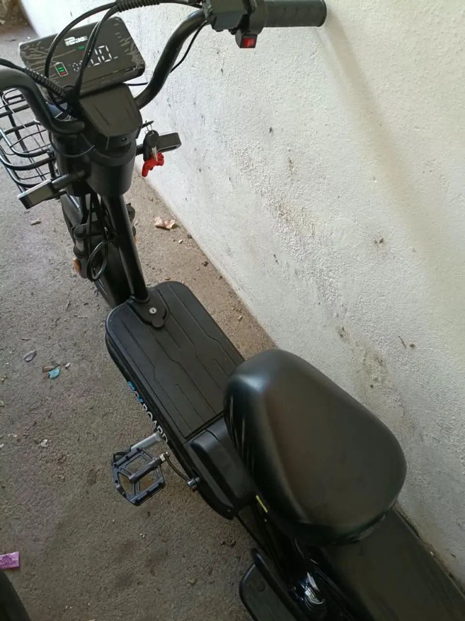 Bicicleta elétrica novíssima (praticamente zero)