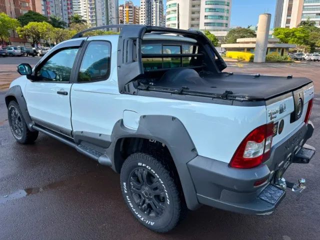 Fiat Strada Adventure1.8/ 1.8 Locker Flex CD 2012 - Foto 3