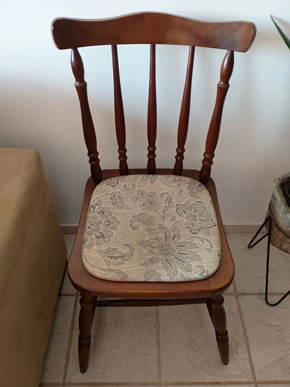  3 Cadeiras de mesa. - Foto 2