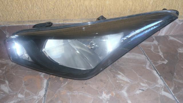 Farol esquerdo hyundai Hb20 fume
