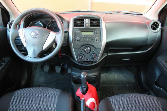 Nissan Versa 1.0 Conforto mec 17/18 ( - Foto 7