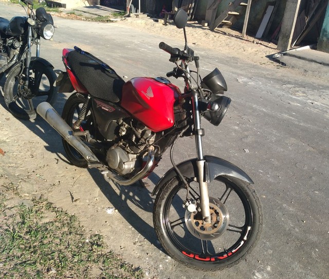 TITAN 150 CG VERMELHA