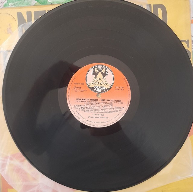 LP NEVER MIND THE BOLLOCKS ORIGINAL - Foto 3