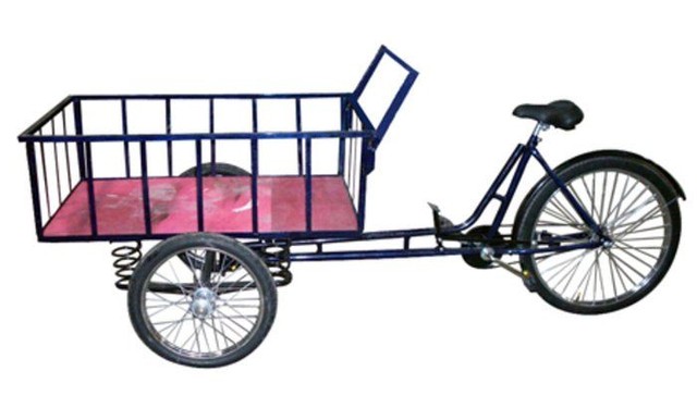 Faço frete de triciclolo posso fazer compras levar mercadorias ou frete de móveis